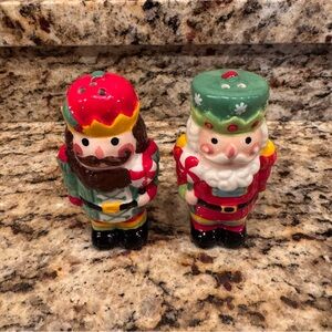 Pier 1 Christmas‎ Holiday Nutcracker Salt & Pepper Shaker 3.5” Discontinued